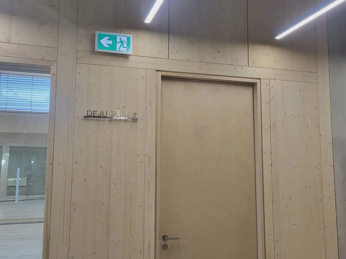 Gatavā koka siena — projekts 10