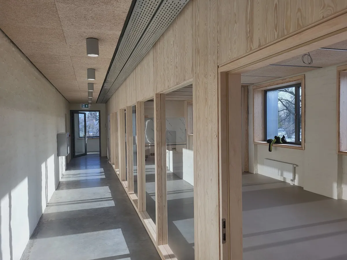 Gatavā koka siena — projekts 9